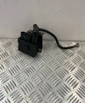 BMW 5 E60 E61 Glow plug pre-heat relay 779800003 0003604550 0522120
