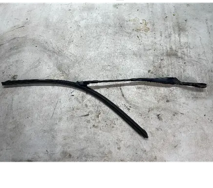 Mercedes-Benz E W211 Front wiper blade arm 2118200344