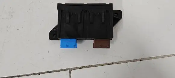 Citroen Berlingo Tow bar trailer control unit/module 9810050080 28491427 R1914903819