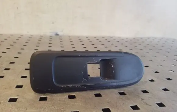 Peugeot 508 Front door window switch trim 09298 09365