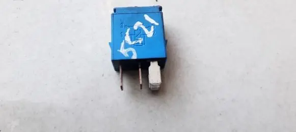 Nissan Almera N16 Other relay 252309F920 4RA007813-03