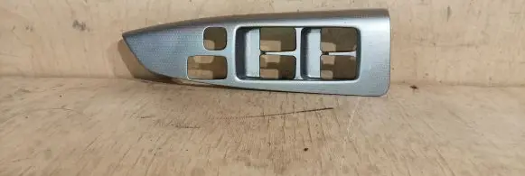 Toyota Corolla Verso E121 Front door window switch trim 7423213080 LHDLH
