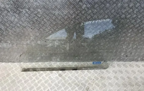 Hyundai Lantra II Front door window glass four-door