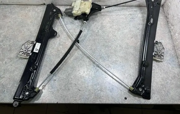 BMW i3 Front door window regulator with motor 7352876 7332799 7290858