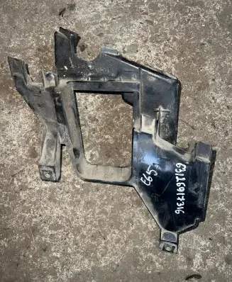 BMW 7 E65 E66 Headlight/headlamp mounting bracket 63126817316