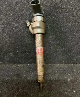 BMW 5 F10 F11 Fuel injector 781070203 0445110078