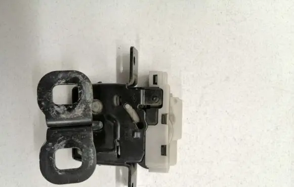 Renault Megane II Tailgate/trunk/boot lock/catch/latch 8200076240B