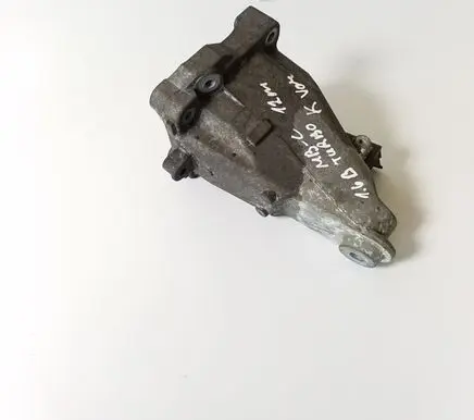 Mercedes-Benz C W204 Engine mounting bracket A2742230104