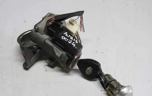 Toyota Auris 150 Ignition lock N0502965