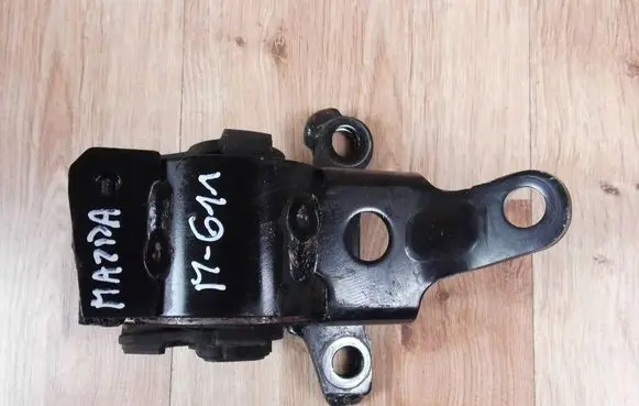 Mazda 3 III Gearbox mounting bracket 180410