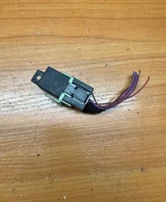 BMW 5 E60 E61 Other relay 8587287 G1503T SCB1M1240
