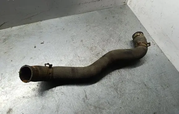 Coolant pipe/hose