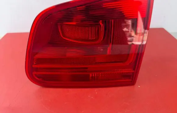 Volkswagen Tiguan Tailgate rear/tail lights 5N0945094H