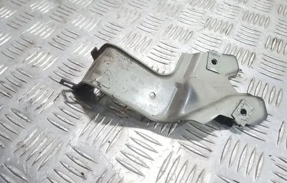 Fender mounting bracket