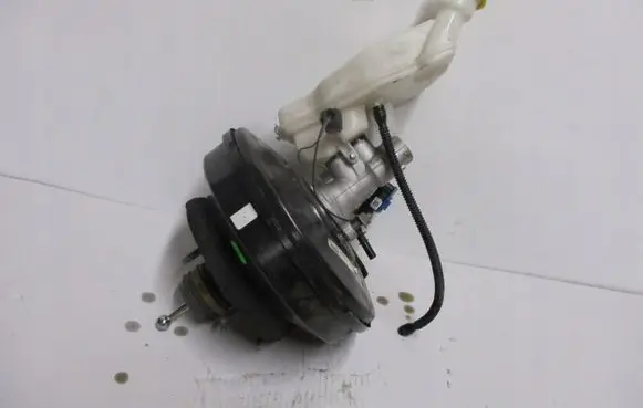 Peugeot Partner III Brake booster 9813761080