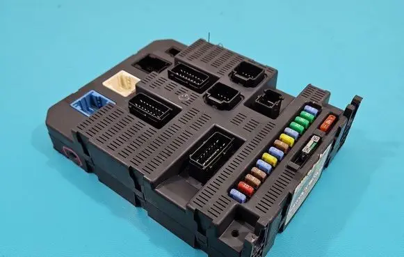 Peugeot 207 Central body control module 9663798480 IMPRK1455800