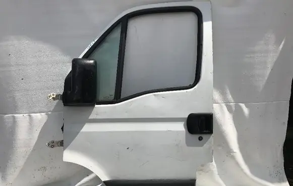 Iveco Daily 6th gen Front door