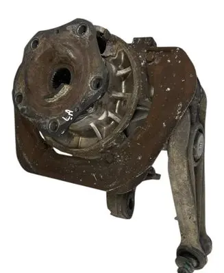 Rear wheel hub