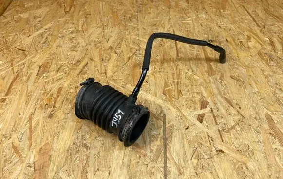 Mazda CX-5 Air intake hose/pipe PE0113221