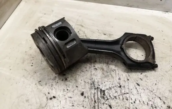 Mercedes-Benz Sprinter W901 W902 W903 W904 Piston with connecting rod