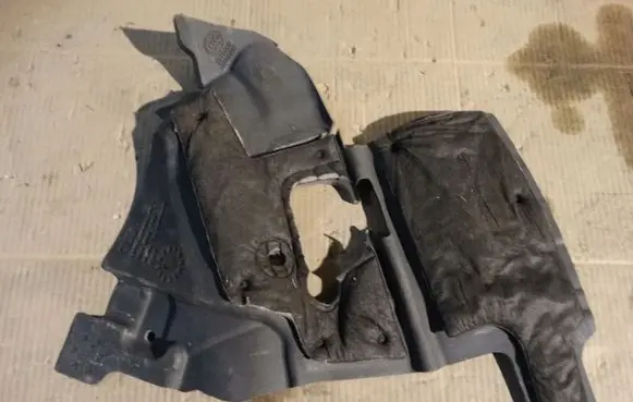 Audi A7 S7 4K8 Front arch 4K8863778