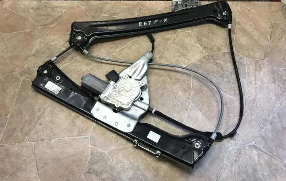 BMW 6 E63 E64 Front door electric window regulator 6922268