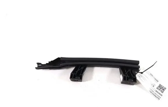 Opel Astra L Door glass rail 9833019480