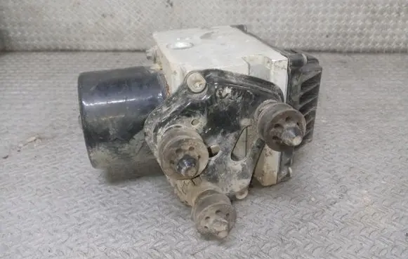 Volkswagen PASSAT B6 ABS Pump 3C0614095P