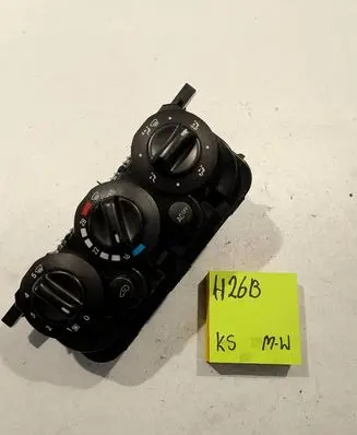 Mercedes-Benz A W168 Central console control unit Q015102 1688302185