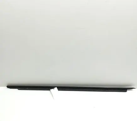 BMW 3 G20 G21 Door glass trim 7465150