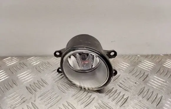 Toyota RAV 4 (XA30) Front fog light 812100D042