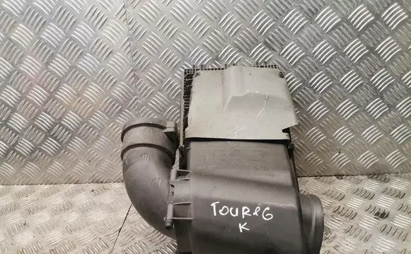 Volkswagen Touareg I Air filter box cover 7l0128607