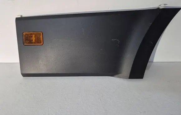 Rear fender molding trim