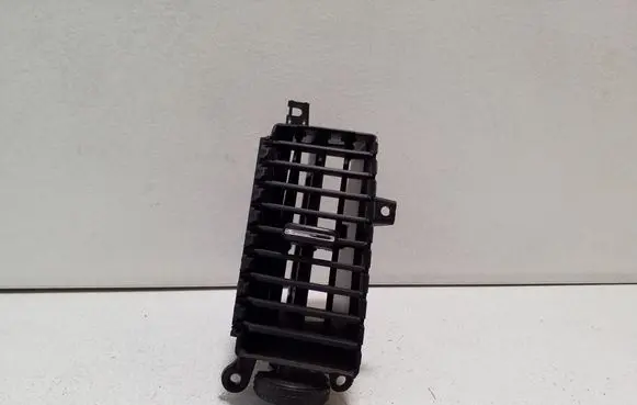Nissan Pathfinder R51 Dash center air vent grill 68751EB301