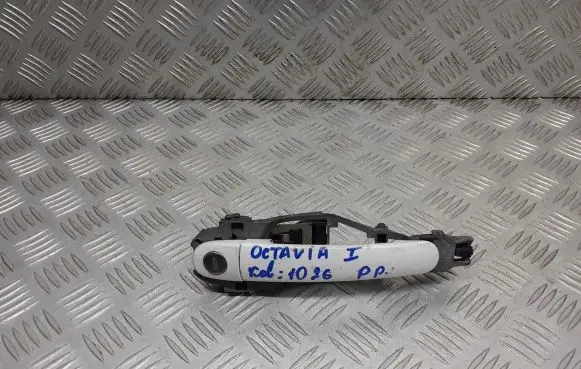 Skoda Octavia Mk1 (1U) Front door exterior handle/bracket 