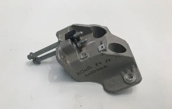 Hyundai Kona I Gearbox mounting bracket UKU4