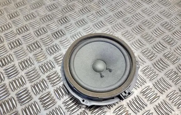 Ford Focus Front door speaker AA6T18808AA 497930 DHD090