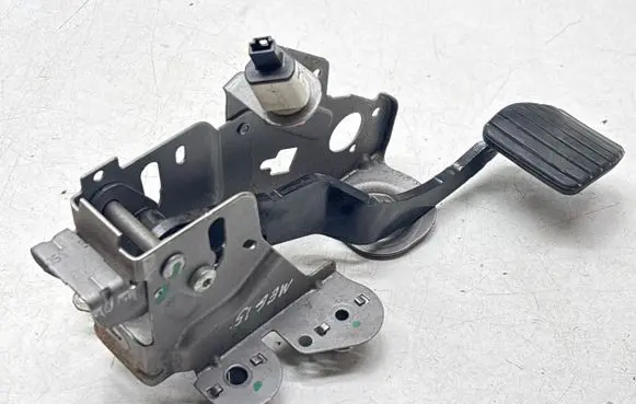 Renault Megane III Brake pedal 465010015R 270215