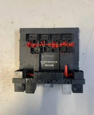 Volkswagen Touran I Comfort/convenience module 3C0937049F F005V00526 H37S1002