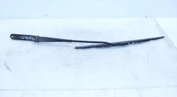 Windshield/front glass wiper blade