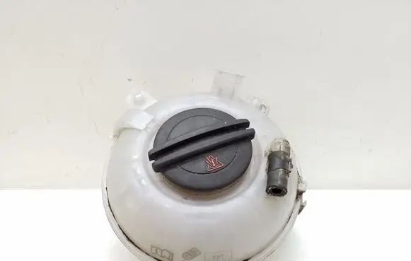 Volkswagen Touran III Coolant expansion tank/reservoir 5Q0121407G