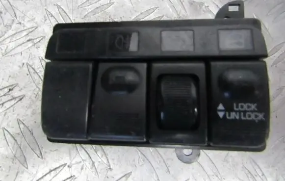 Fog light switch
