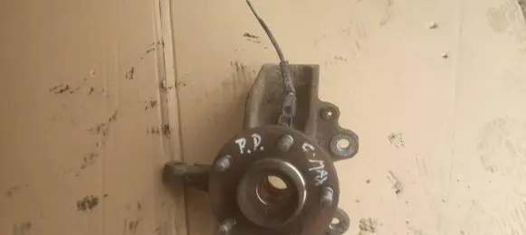 Ford Focus C-MAX Front wheel hub spindle knuckle