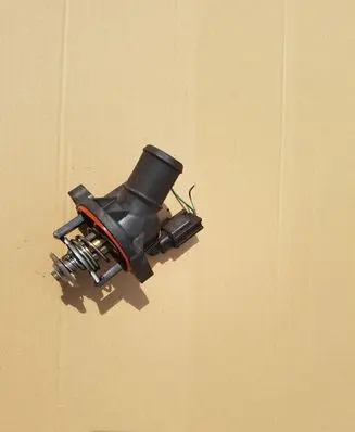 Ford Mondeo Mk III Thermostat housing 