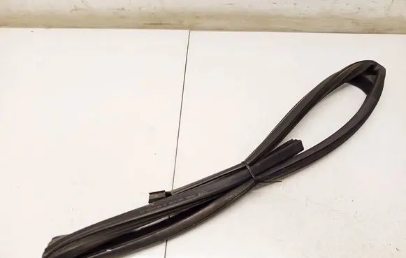 Ford Mondeo Mk III Rubber seal rear door 