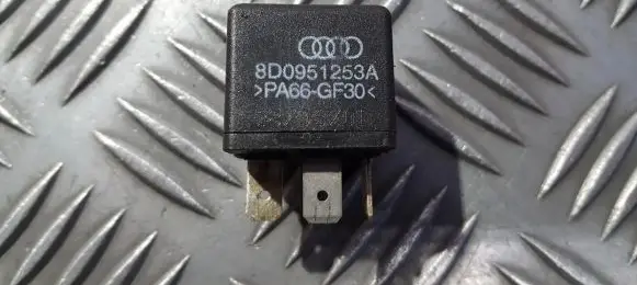 Audi A4 S4 B6 8E 8H Other relay 8d0951253a 373