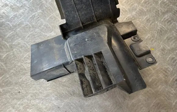 Nissan Qashqai Radiator trim 62822BR30A