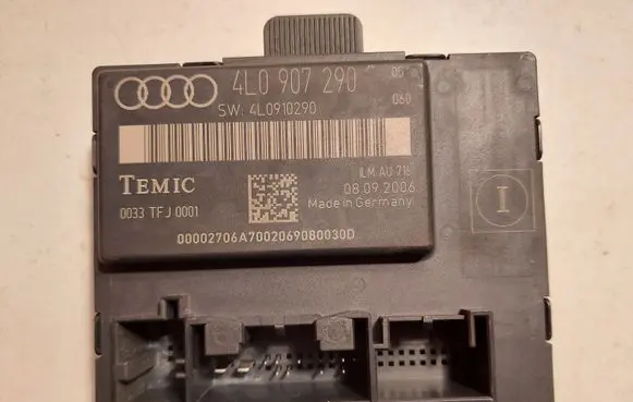 Audi Q7 4L Door control unit/module 4L0907290
