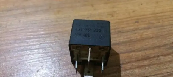 Volkswagen PASSAT B3 Other relay 431951253h