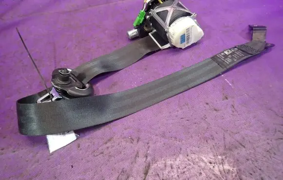 Skoda Roomster (5J) Front seatbelt 5J0857702B